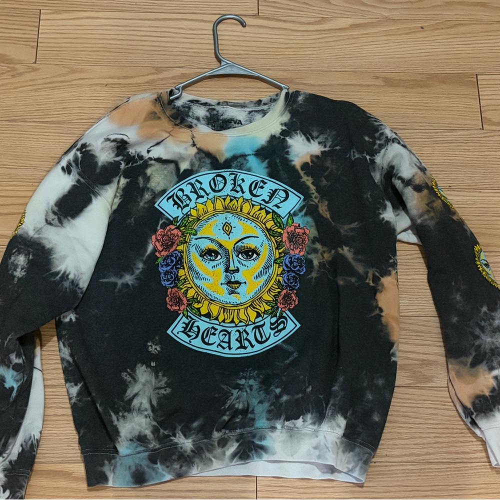 Fashion Nova Black Tie-Dye Crewneck with Colorful Sun Face Graphic